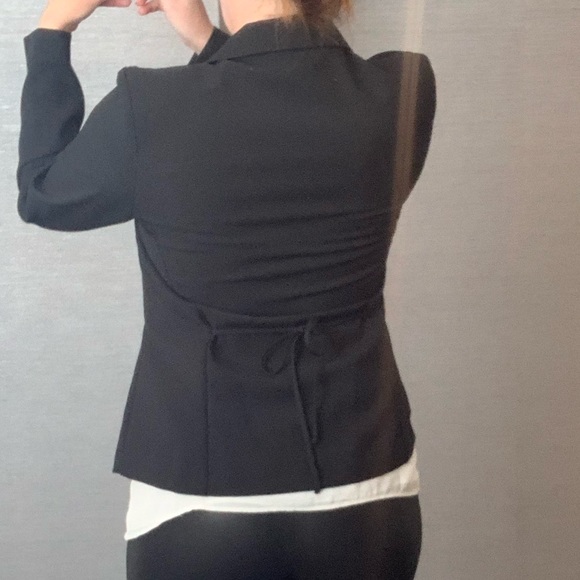 Blazer - Picture 4 of 4